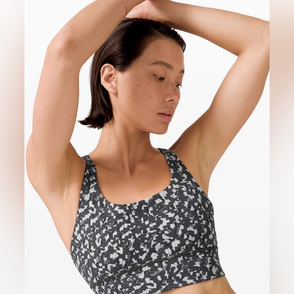 Lululemon Black and White Sports Bra with Racerback(Size 6) - Picture 8 of 17